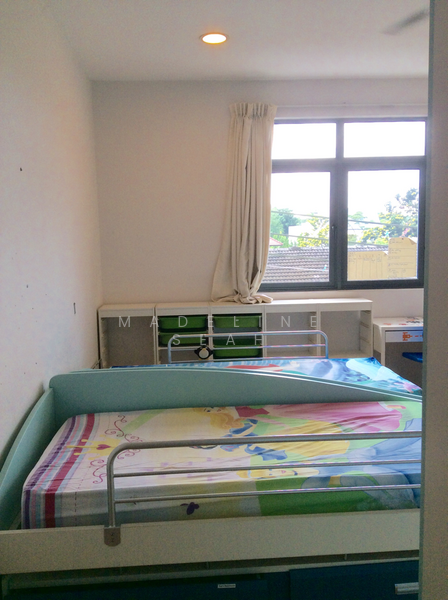 Rifle Range, Jalan Bangket, 1 Bedroom, 350 sqft, Semi-Detached House For Rent, by Madeline Seah, 21512059 - PropertyGuru.com.sg