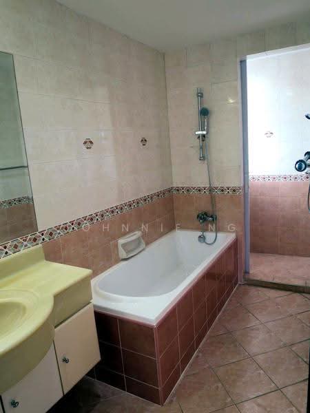 Westwood Walk, Westwood Walk, Boon Lay / Jurong / Tuas, 5 Bedrooms, 2,500 sqft, Semi-Detached House For Rent, by Johnnie Ng, 21524224 - Master Bedroom Bathroom - PropertyGuru.com.sg