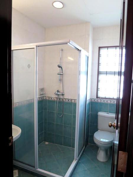 Westwood Walk, Westwood Walk, Boon Lay / Jurong / Tuas, 5 Bedrooms, 2,500 sqft, Semi-Detached House For Rent, by Johnnie Ng, 21524224 - Bathroom - PropertyGuru.com.sg