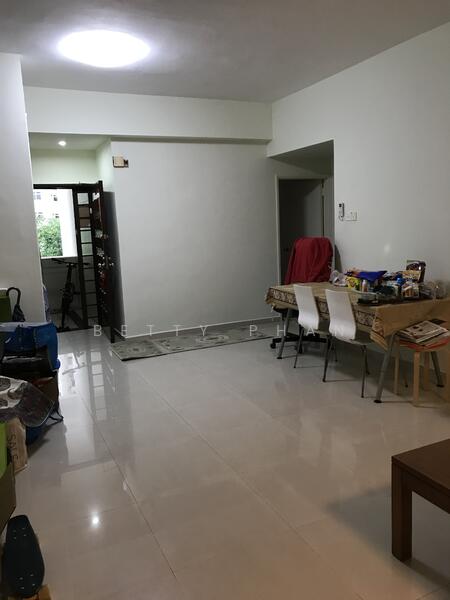 Main entrance coming into Living Rm