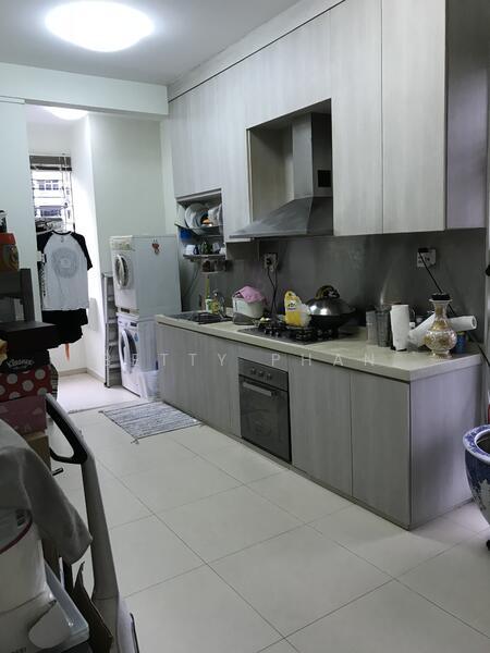 Large eat-in kitchen