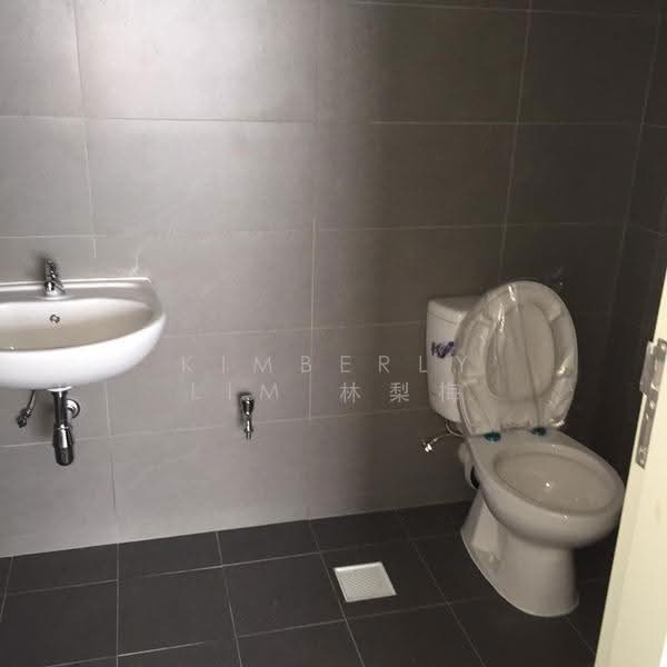 CT Hub 2, 114 Lavender Street, Balestier / Toa Payoh, 969 sqft, Light Industrial (B1) For Rent, by Kimberly Lim 林梨梅, 21528943 - Attached toilet - CommercialGuru.com.sg