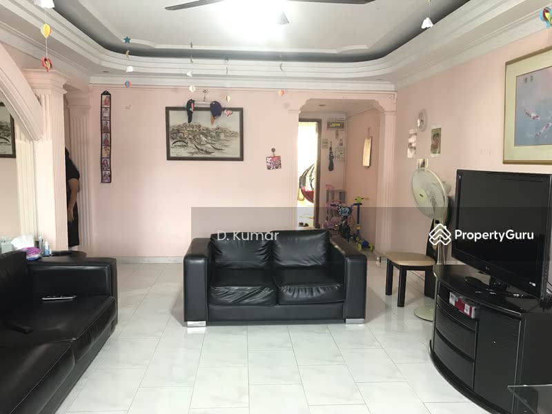 Existing settee 