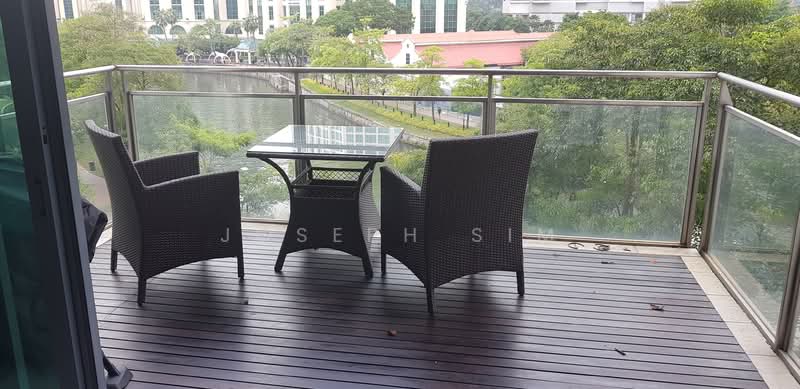 Rivergate, 99 Robertson Quay, 2 Bedrooms, 1,044 sqft, Apartment For Rent, by Joe Sim, 21532685 - Balcony overlooking Singapore River - PropertyGuru.com.sg