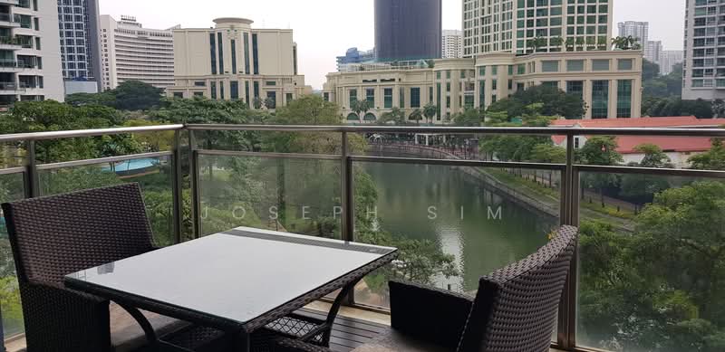 Rivergate, 99 Robertson Quay, 2 Bedrooms, 1,044 sqft, Apartment For Rent, by Joe Sim, 21532685 - Balcony overlooking Singapore River - PropertyGuru.com.sg