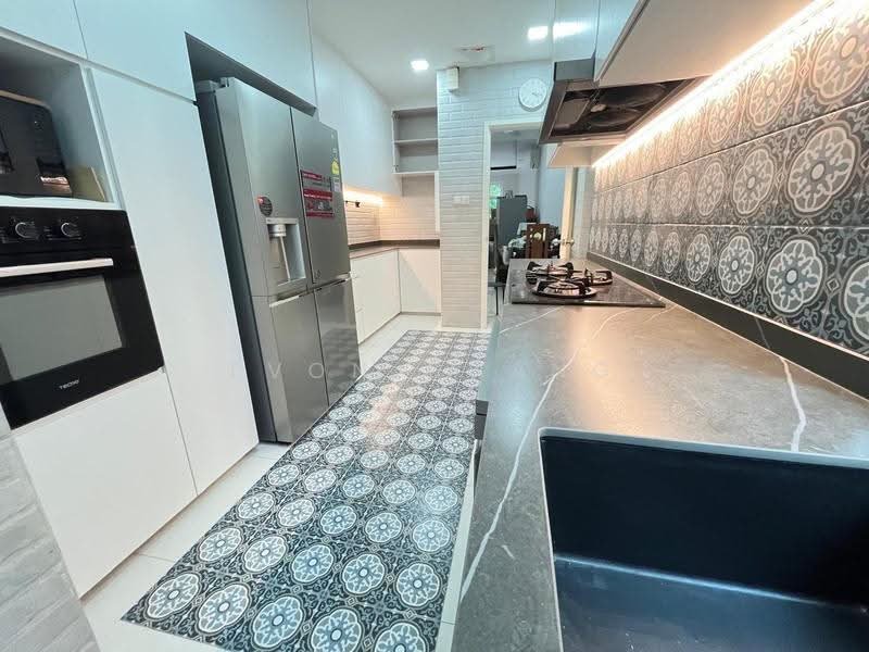 Laguna 88, 44 Eastwood Road, 3 Bedrooms, 1,464 sqft, Condominium For Rent, by Evon Chang, 21539885 - PropertyGuru.com.sg