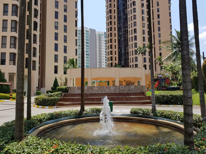 Seasons View, 5 Pemimpin Drive, 2 Bedrooms, 969 sqft, Condominium For Rent, by Vera Loh, 21540610 - PropertyGuru.com.sg