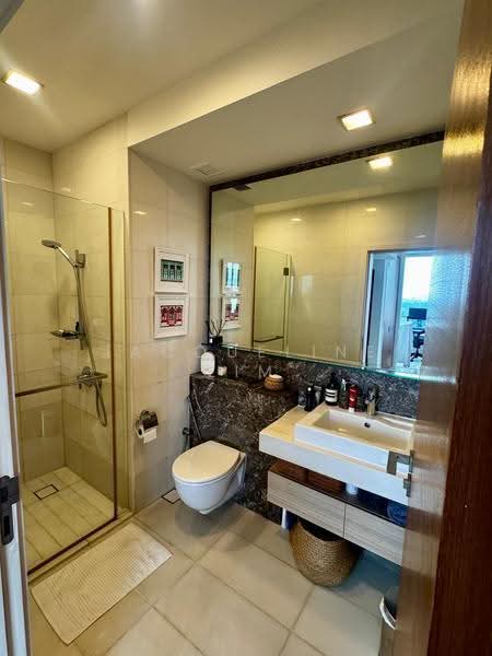 Cyan, 6 Keng Chin Road, Tanglin / Holland / Bukit Timah, 2 Bedrooms, 1,292 sqft, Condominium For Rent, by Jacqueline Lim, 21544590 - Bathroom - PropertyGuru.com.sg