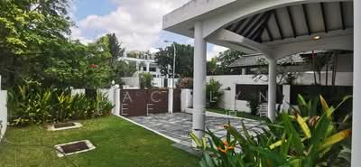 For Rent - Branksome Rd Detached House