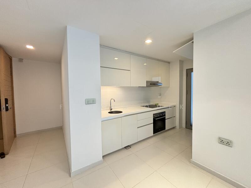 One Shenton, 1 Shenton Way, 2 Bedrooms, 1,076 sqft, Condominium For Rent, by Felicia Quek, 21548326 - PropertyGuru.com.sg