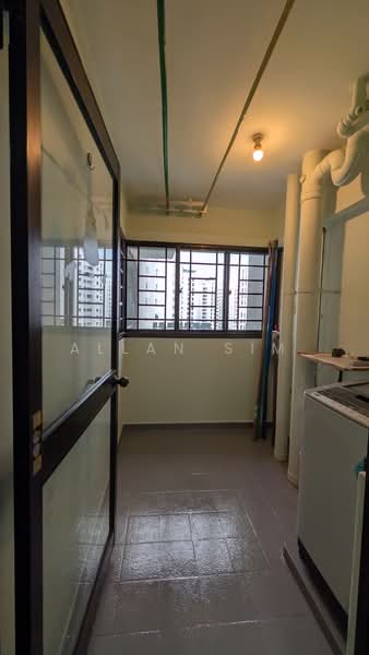 For Rent - 299C Compassvale Street