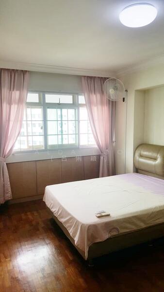 Viewing at 8533 9856 ALDA LOO