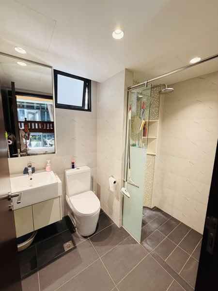 Symphony Suites, 3 Yishun Close, 2 Bedrooms, 689 sqft, Condominium For Sale, by Vivian Wang, 21553573 - PropertyGuru.com.sg