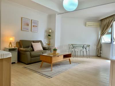 For Rent - Roxy Square