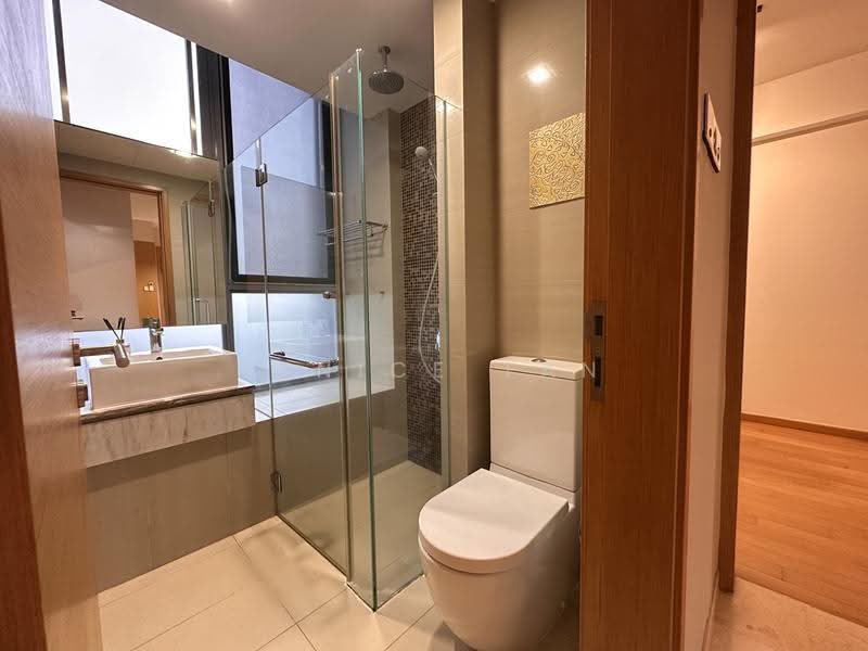 Angullia Park Residences @ Orchard, Tanglin / Holland / Bukit Timah, 3 Bedrooms, 1,000 sqft, Condominium For Rent, by Jenice Tan, 21562887 - Common Bathroom - PropertyGuru.com.sg