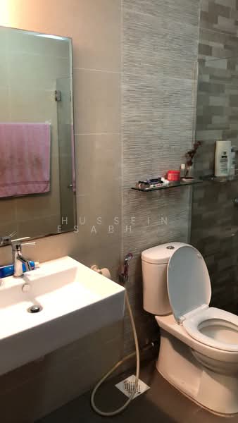 Stratford Court, 41A Bedok Ria Crescent, 3 Bedrooms, 1,625 sqft, Condominium For Sale, by Hussein Esabhai Papar, 21573093 - Bathroom - PropertyGuru.com.sg