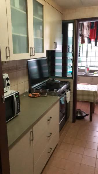 Stratford Court, 41A Bedok Ria Crescent, 3 Bedrooms, 1,625 sqft, Condominium For Sale, by Hussein Esabhai Papar, 21573093 - Kitchen - PropertyGuru.com.sg