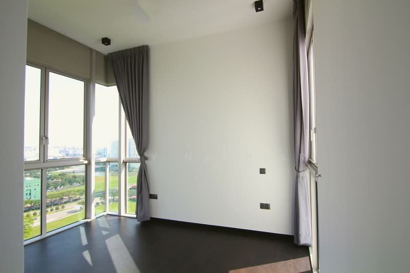 Kallang Riverside, 51 Kampong Bugis, 3 Bedrooms, 1,431 sqft, Condominium For Rent, by Gary Nambiar, 21585212 - Jnr Master Bedroom - PropertyGuru.com.sg