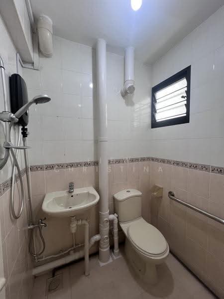 425 Ang Mo Kio Avenue 3, 425 Ang Mo Kio Avenue 3, Ang Mo Kio / Bishan / Thomson, 2 Bedrooms, 900 sqft, HDB Flat For Rent, by Liew Christina, 21586167 - PropertyGuru.com.sg