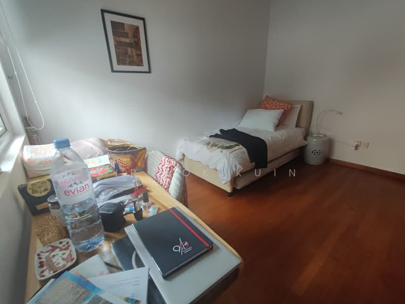 NICE BRIGHT SEMI DETACHED AT JLN KELAWAR, JALAN KELAWAR, 4 Bedrooms, 4,500 sqft, Semi-Detached House For Rent, by Yip Kok Kuin, 21588614 - other bedroom 1 - PropertyGuru.com.sg