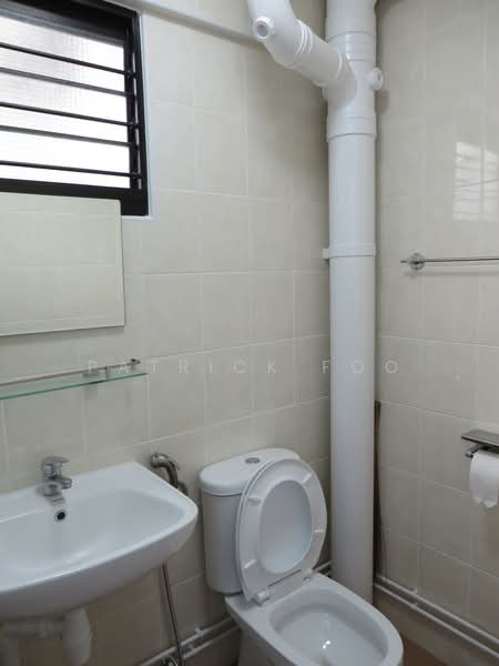 202 Serangoon Central, 202 Serangoon Central, 3 Bedrooms, 904 sqft, HDB Flat For Rent, by Patrick Foo, 21589435 - Newly Renovated Common Bathroom - PropertyGuru.com.sg