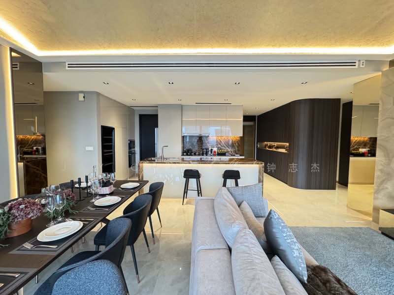 Concourse Skyline, 300 Beach Road, 4 Bedrooms, 2,142 sqft, Condominium For Sale, by Jay Choong 钟志杰, 21592397 - PropertyGuru.com.sg