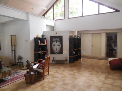 For Sale - Oriole Crescent Wide Frontage Regular