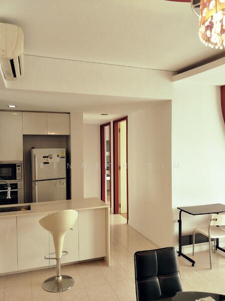 Dry kitchen with high stool 