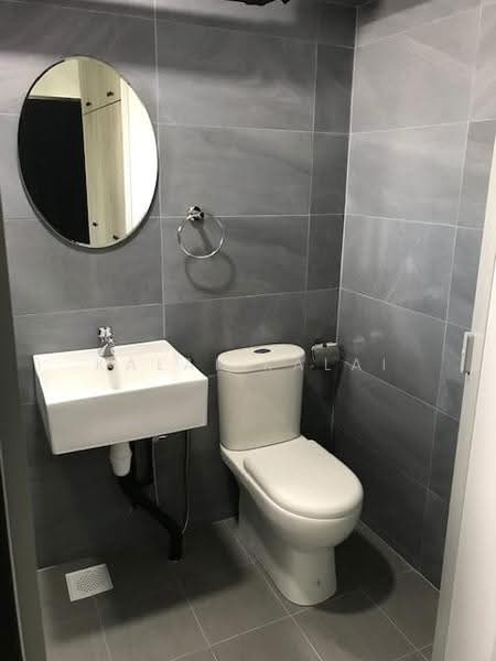Masterbedroom attach toilet