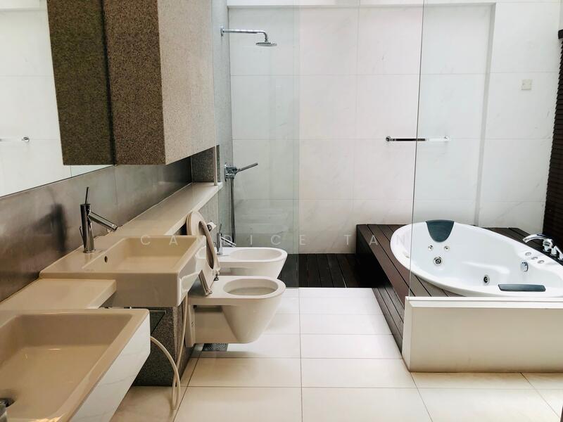 Contemporary Bungalow @ Botanic Garden vicinity, Tan kim cheng/ coronation road, 5 Bedrooms, 7,400 sqft, Bungalow House For Rent, by Candice Tan, 21601053 - PropertyGuru.com.sg