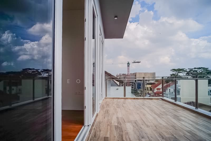 3.5 Storey Semi-D with Private Lift, Jalan Kerayong, 5 Bedrooms, 3,300 sqft, Semi-Detached House For Rent, by George Koh 许晋铨, 21604479 - PropertyGuru.com.sg