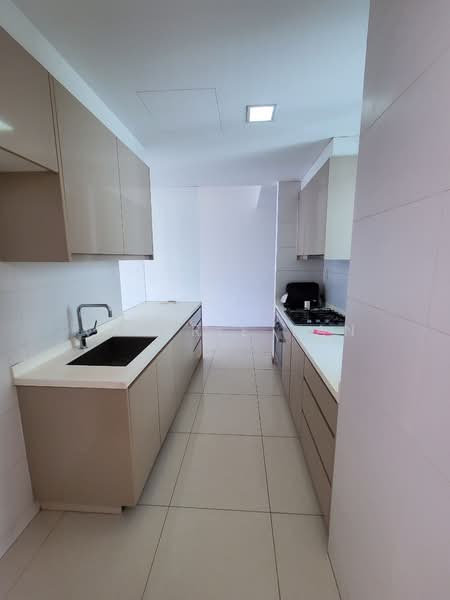 Optima @ Tanah Merah Condominium For Sale at S$ 2,450,000 | PropertyGuru Singapore - Kitchen view