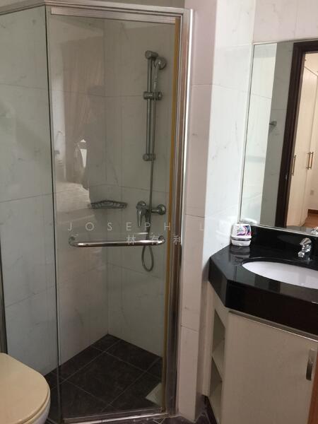 Master Bedroom Toilet 