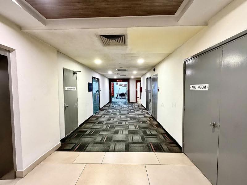 Chinatown Point, 133 New Bridge Road, Boat Quay / Raffles Place / Marina, 2,346 sqft, Office For Rent, by Daphne Lean, 21613924 - Corridor - CommercialGuru.com.sg