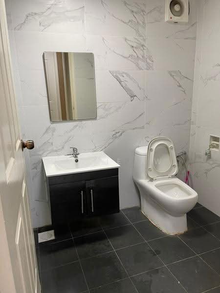 Orchard Towers, 1 Claymore Drive, Orchard / River Valley, Room Rental, 100 sqft, Apartment For Rent, by Jackie Aw, 21616478 - PropertyGuru.com.sg