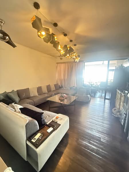 Bedok Court, 297 Bedok South Avenue 3, 3 Bedrooms, 2,411 sqft, Condominium For Rent, by Juliana Ang, 21618665 - Living Room
- PropertyGuru.com.sg