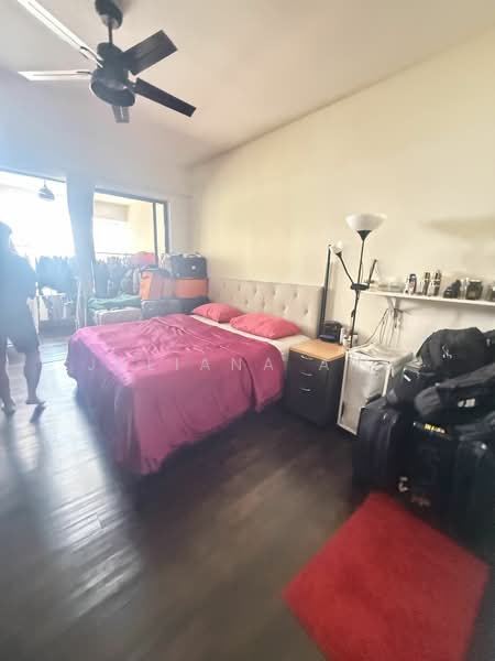 Bedok Court, 297 Bedok South Avenue 3, 3 Bedrooms, 2,411 sqft, Condominium For Rent, by Juliana Ang, 21618665 - Master Bedroom - PropertyGuru.com.sg