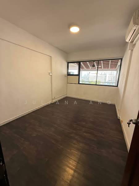 Bedok Court, 297 Bedok South Avenue 3, 3 Bedrooms, 2,271 sqft, Condominium For Rent, by Juliana Ang, 21618665 - Bedroom 1 - PropertyGuru.com.sg