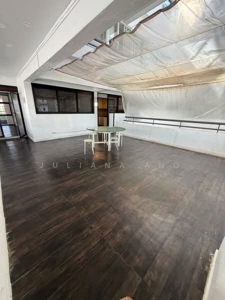 Bedok Court, 297 Bedok South Avenue 3, 3 Bedrooms, 2,271 sqft, Condominium For Rent, by Juliana Ang, 21618665 - Private Terrace - PropertyGuru.com.sg