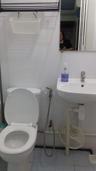 toilet