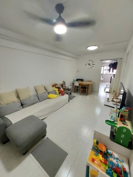 637 Ang Mo Kio Avenue 6, 637 Ang Mo Kio Avenue 6, 2 Bedrooms, 850 sqft, HDB Flat For Rent, by Elson Tan, 21627252 - PropertyGuru.com.sg