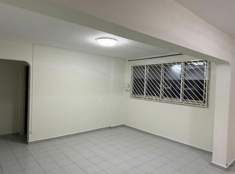 728 Jurong West Avenue 5, 728 Jurong West Avenue 5, 3 Bedrooms, 1,120 sqft, HDB Flat For Rent, by Kelvin Ouyang, 21627287 - PropertyGuru.com.sg