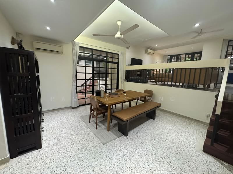 SOLE AGENT ⭐️ SPACIOUS 3 STOREY SEMID ⭐️LARGE GARDEN/HUGE ENTERTAINMENT/HENRY Pk☎️PAM 90228600, Mount Sinai / Moonbeam/ Holland Grove, 5 Bedrooms, 4,000 sqft, Semi-Detached House For Sale, by Pamela Chong, 21636053 - PropertyGuru.com.sg