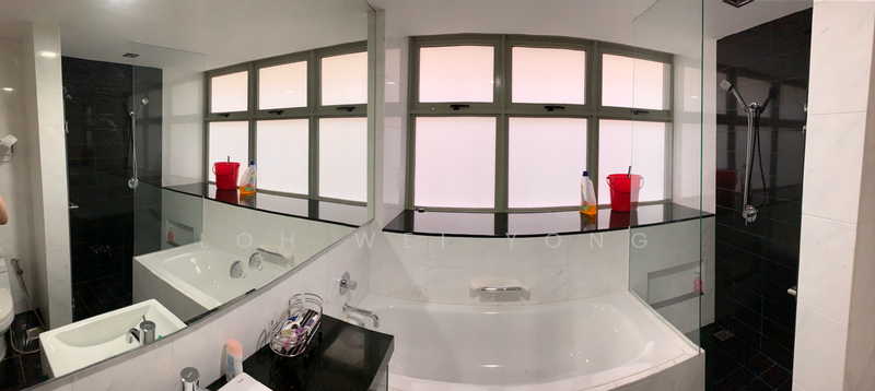 The Calrose, 513 Yio Chu Kang Road, 3 Bedrooms, 1,421 sqft, Condominium For Rent, by Loh Wei Yong, 21636938 - Master bathroom with bathtub - PropertyGuru.com.sg