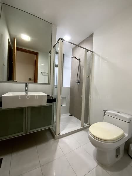 The Calrose, 513 Yio Chu Kang Road, 3 Bedrooms, 1,421 sqft, Condominium For Rent, by Loh Wei Yong, 21636938 - Common bathroom - PropertyGuru.com.sg
