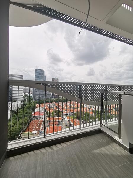 Balcony with no blockage