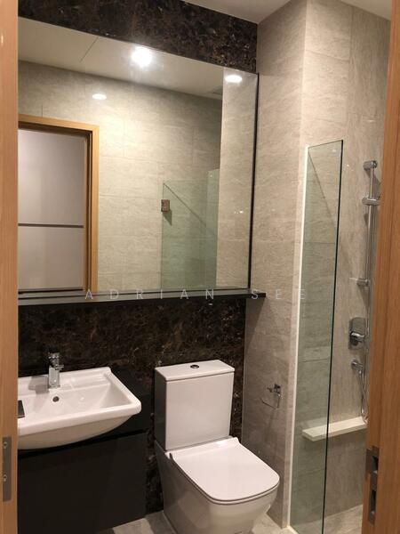 City Gate, 371 Beach Road, 2 Bedrooms, 654 sqft, Apartment For Rent, by Adrian See, 21653840 - Attached Master Bathroom - PropertyGuru.com.sg