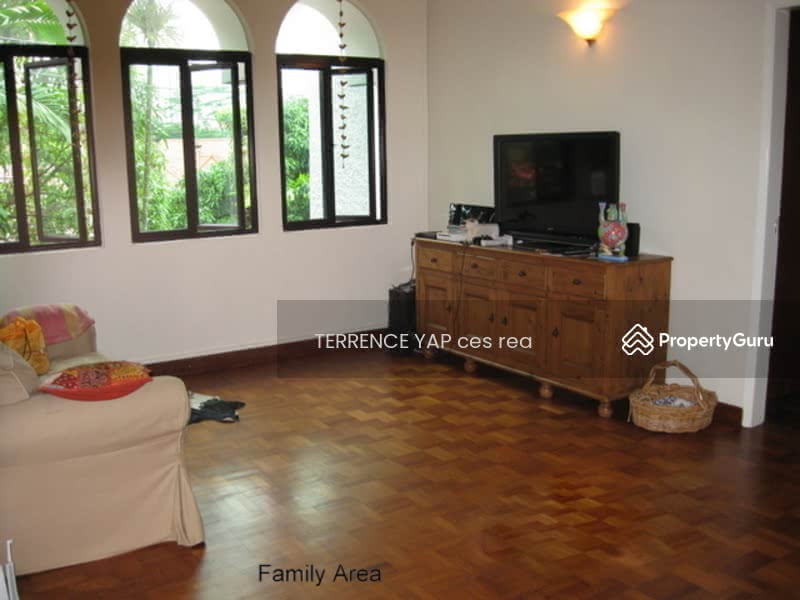 UPSTAIRS FAMILY AREA