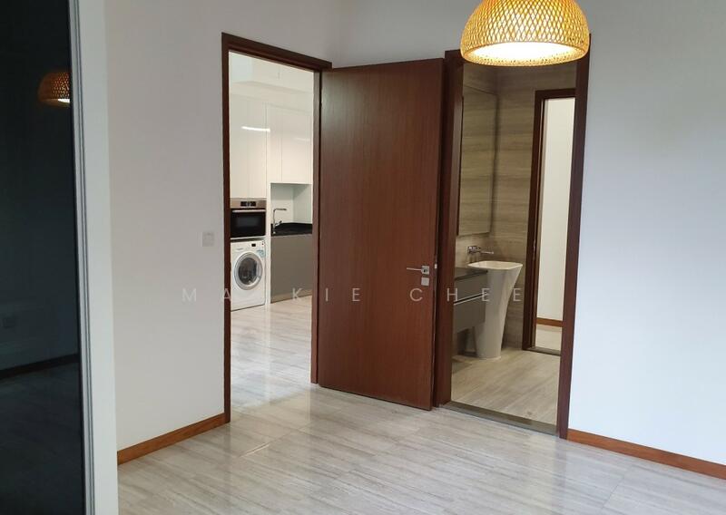 Bijou, 2 Jalan Mat Jambol, 1 Bedroom, 624 sqft, Condominium For Rent, by Mackie Chee, 21663405 - To the Bathroom - PropertyGuru.com.sg