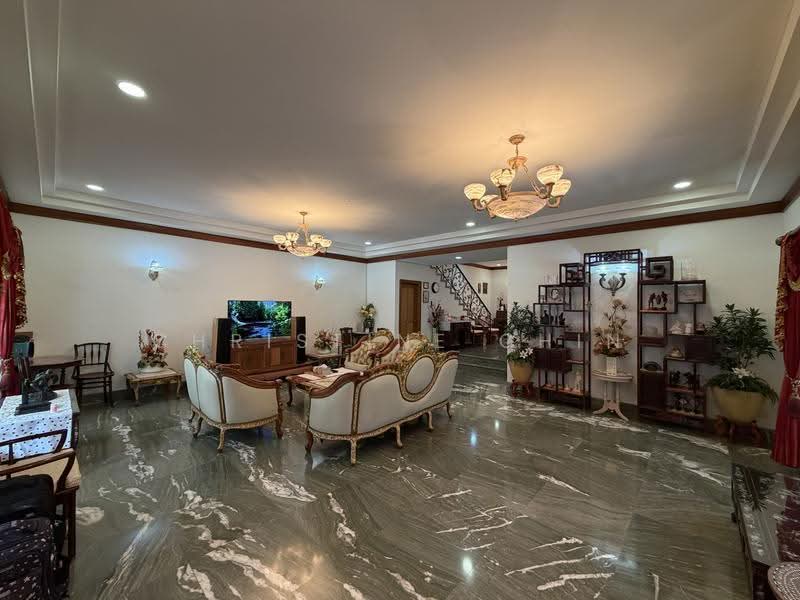 Semi-Detached At Goodman Road, Goodman Road, East Coast / Marine Parade, 6 Bedrooms, 3,000 sqft, Semi-Detached House For Sale, by Christine Chin, 21665512 - Living Room - PropertyGuru.com.sg